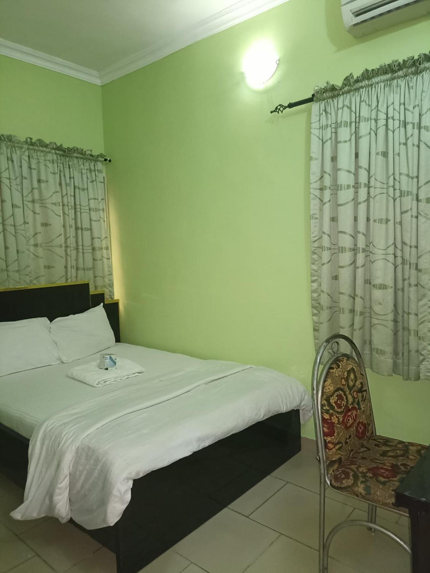 Haute Aparthotel อีเคจา ภายนอก รูปภาพ